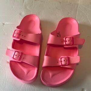 Women’s pink double strap sandals Sz 6